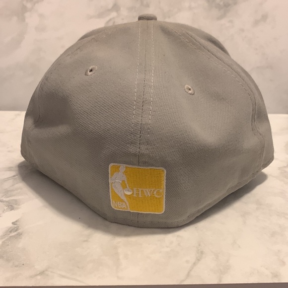 Los Angeles Lakers Fitted Cap - Picture 4 of 6